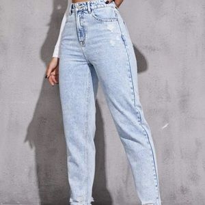 Light wash tapered mom jeans